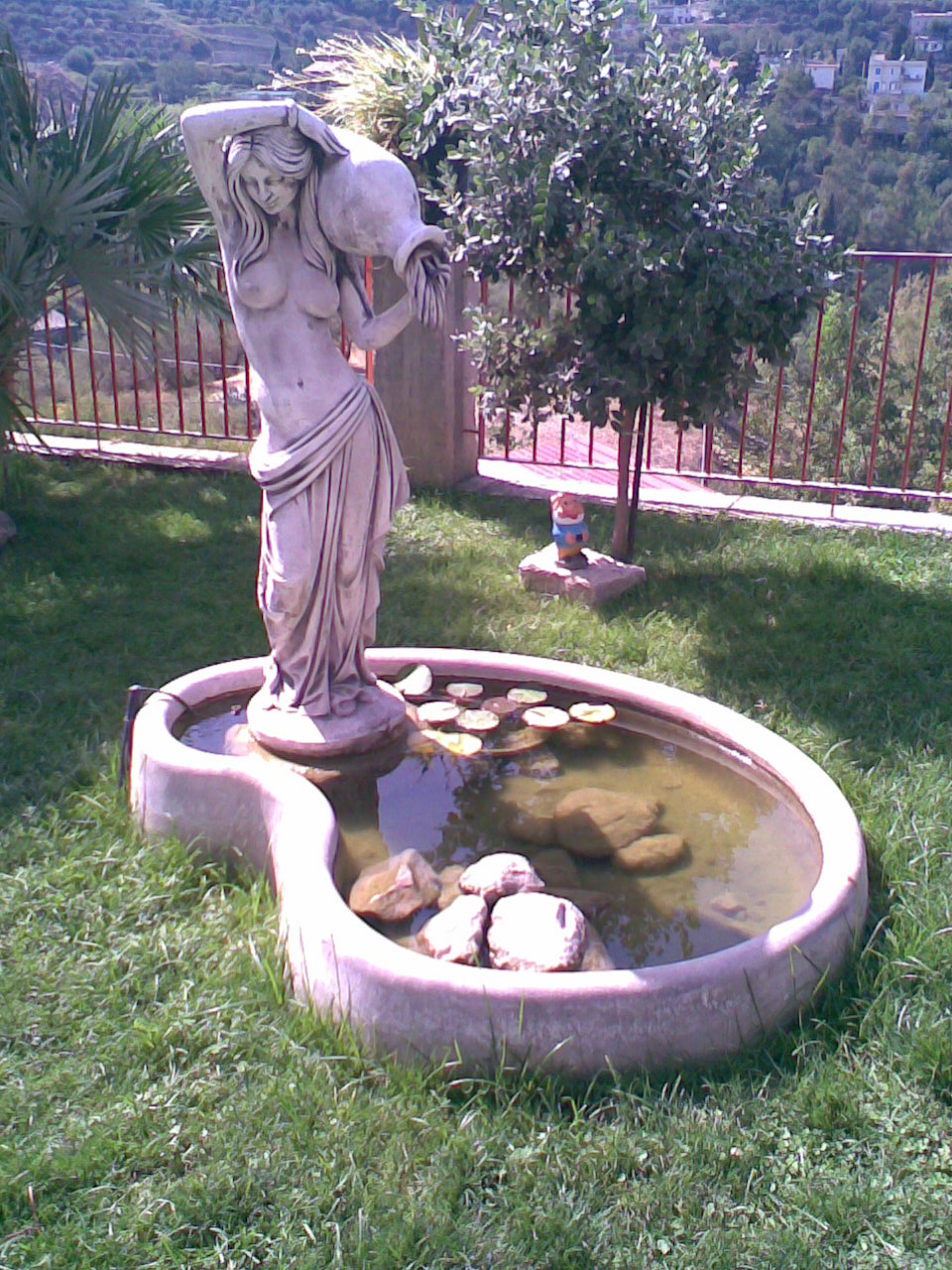 ART. FO-05 laghetto con statua temi