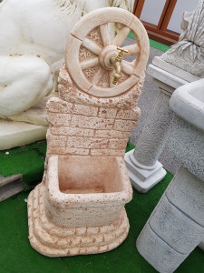 fontana-ruota-marrone